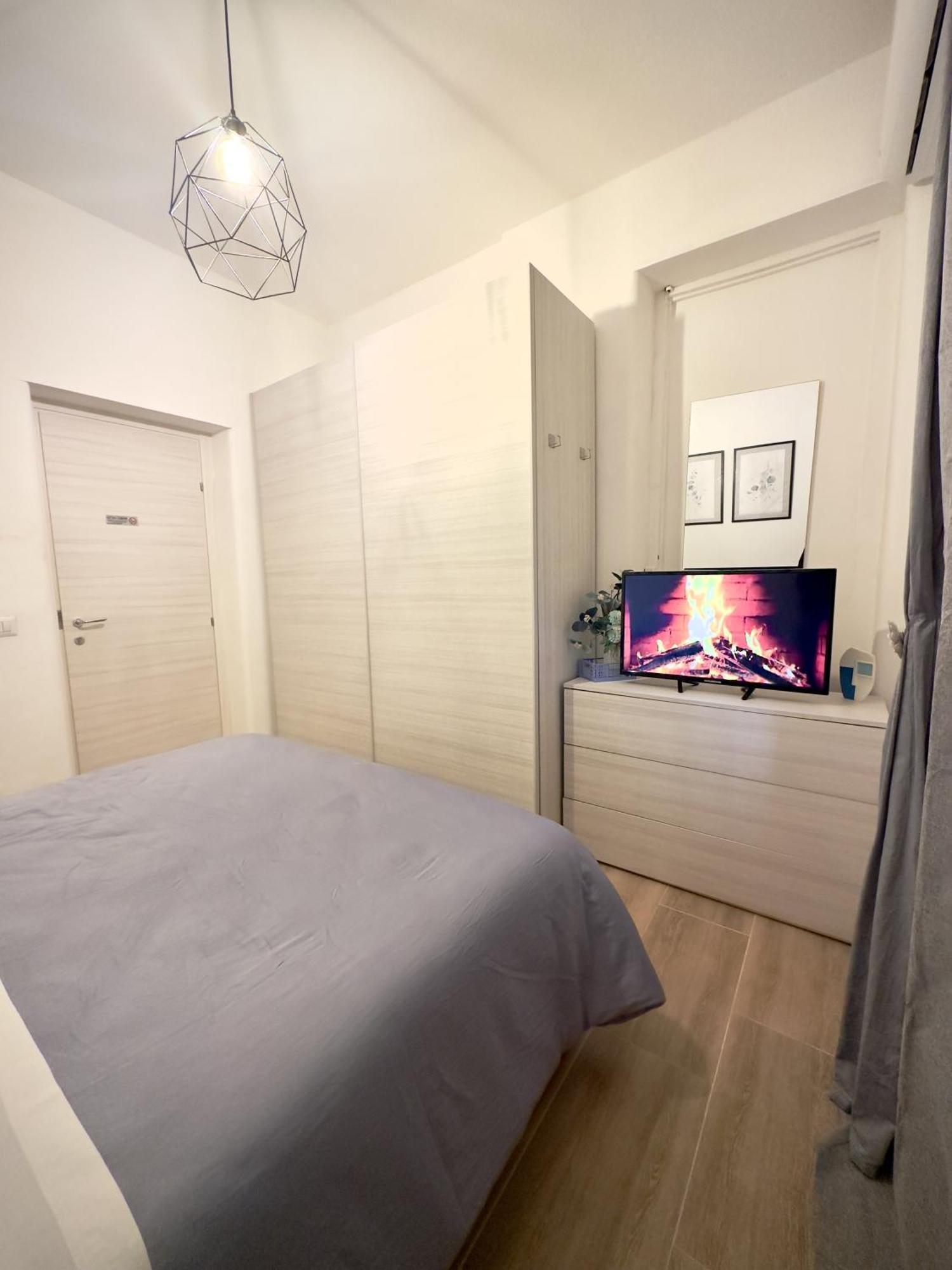 Dama House Airport&Hospital Apartment Catania Exterior photo
